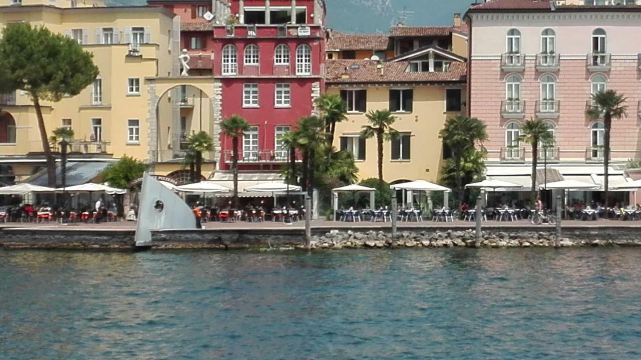 Queen Of The Lake Riva del Garda Extérieur photo